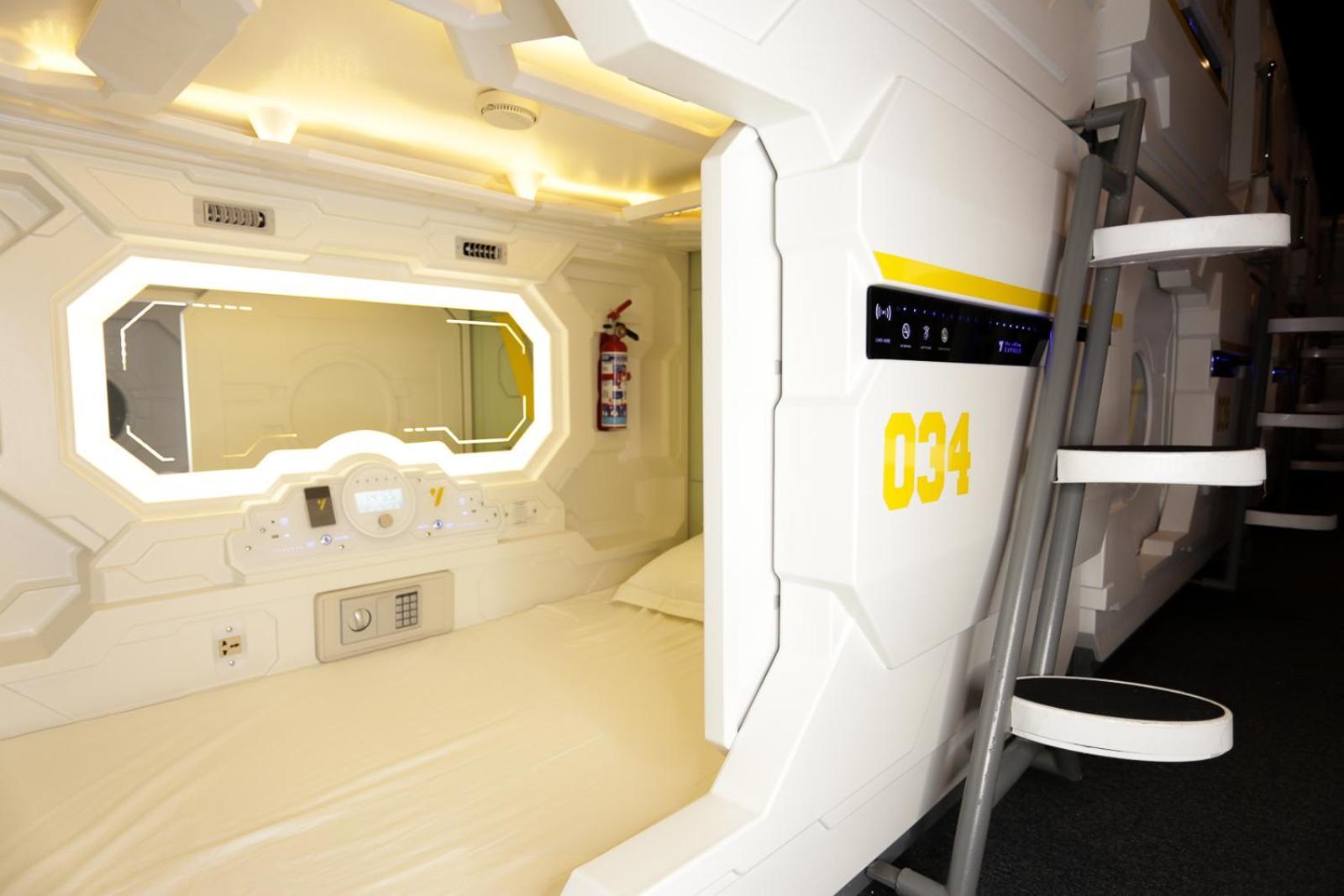 The Yellow Capsule Cancun Close To Airport מראה חיצוני תמונה