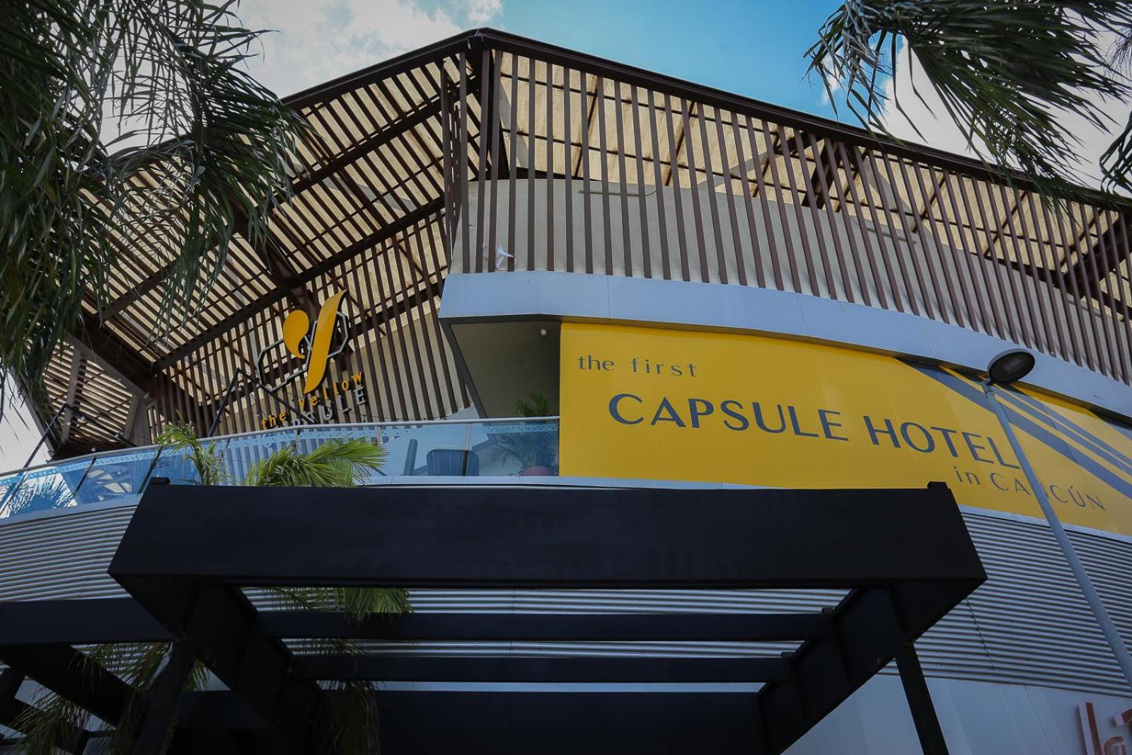 The Yellow Capsule Cancun Close To Airport מראה חיצוני תמונה