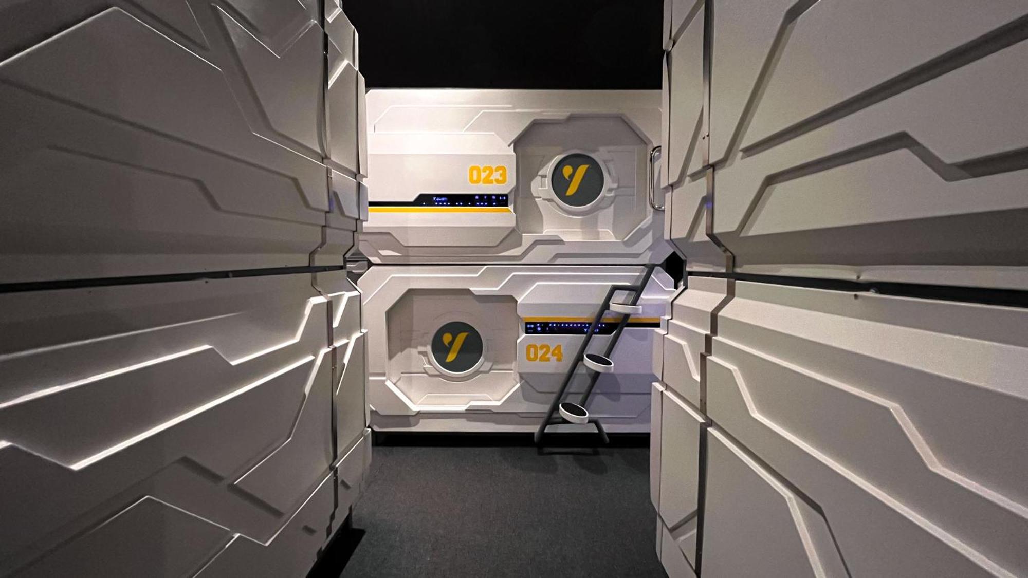 The Yellow Capsule Cancun Close To Airport מראה חיצוני תמונה