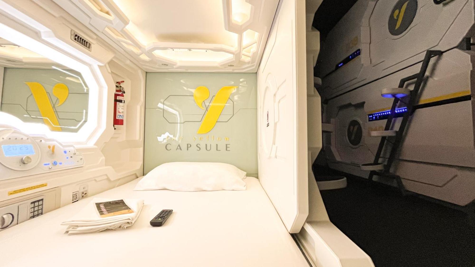 The Yellow Capsule Cancun Close To Airport מראה חיצוני תמונה